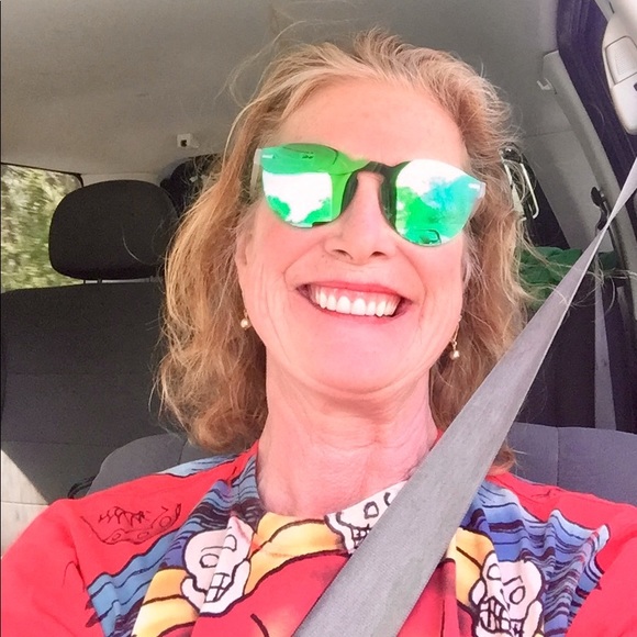 Meet your Posher, Kim - Picture 3 of 5